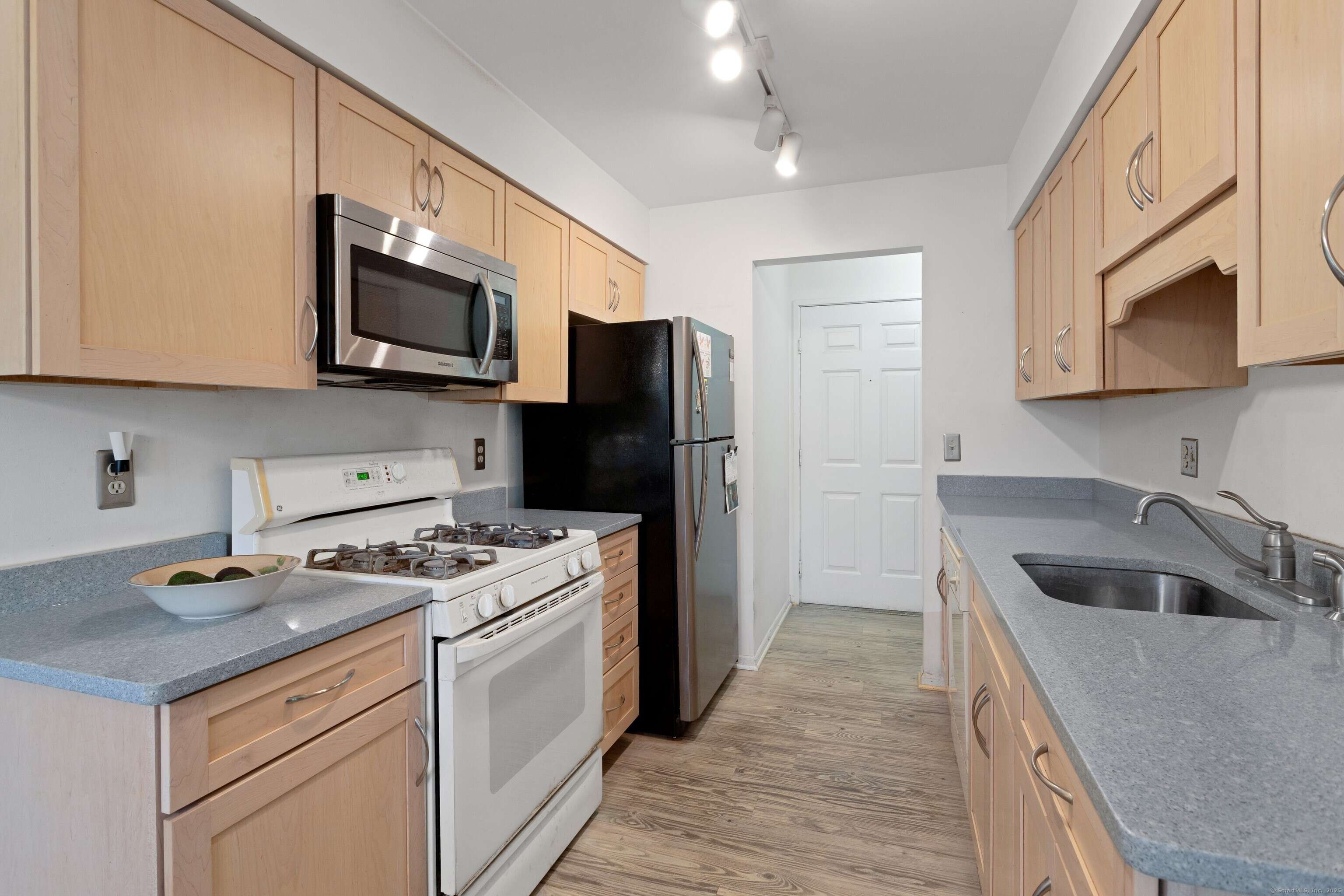 Bridgeport, CT 06606,2955 Madison Avenue #APT 18