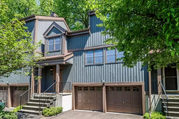 91 Heatherwood Drive #91, Brookfield, CT 06804