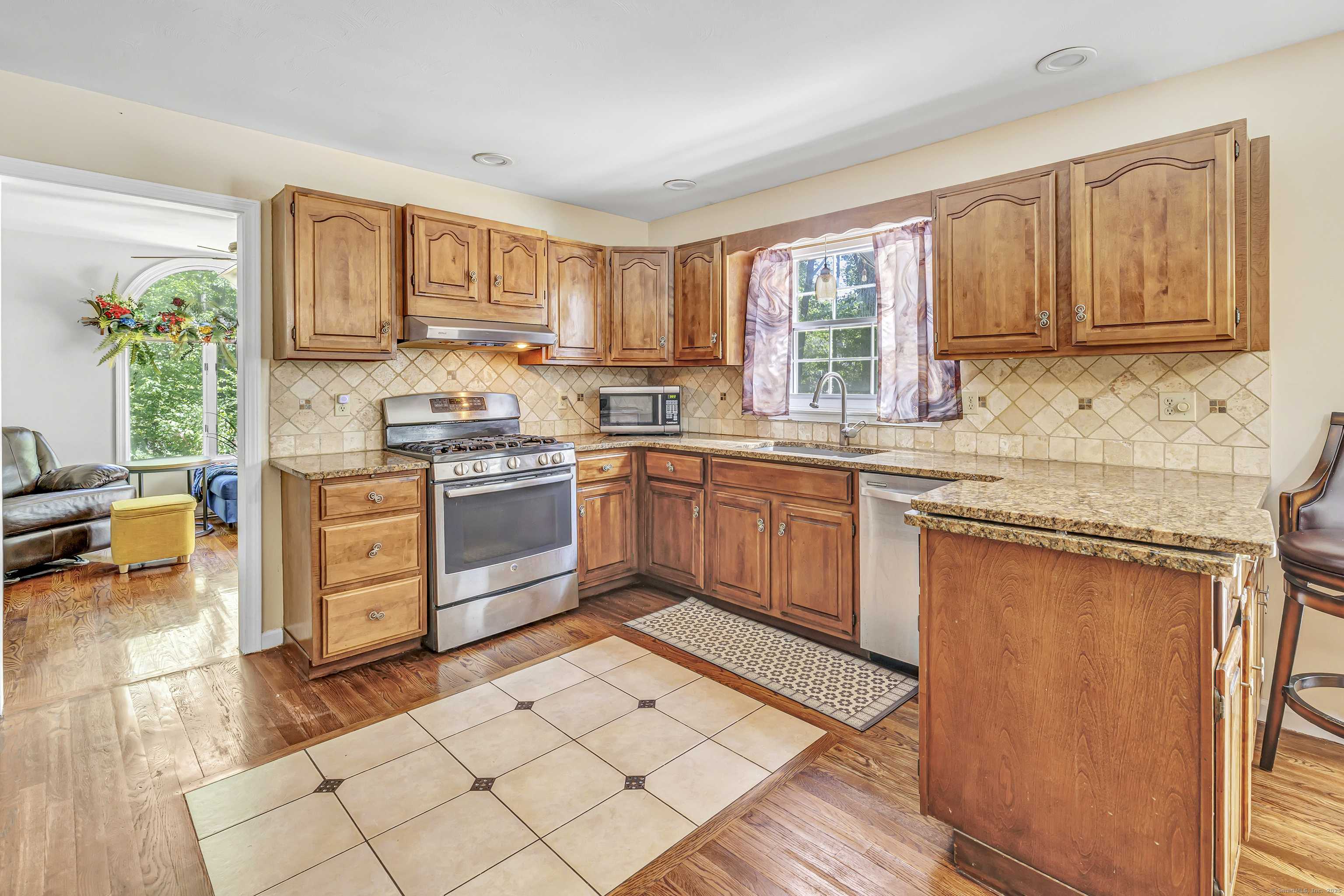 Hamden, CT 06518,230 Tom Swamp Road