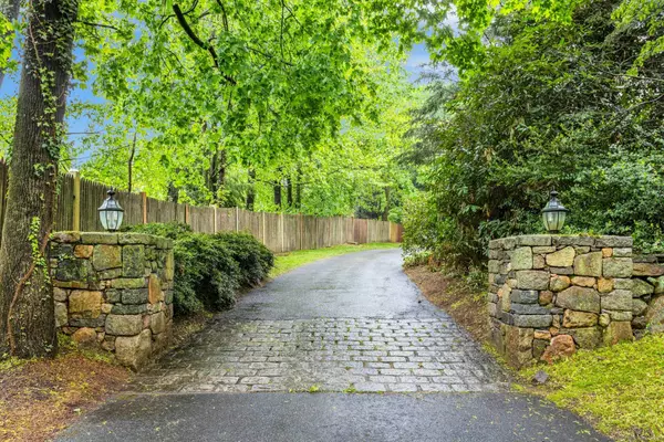 Darien, CT 06820,177 Old Kings Highway North