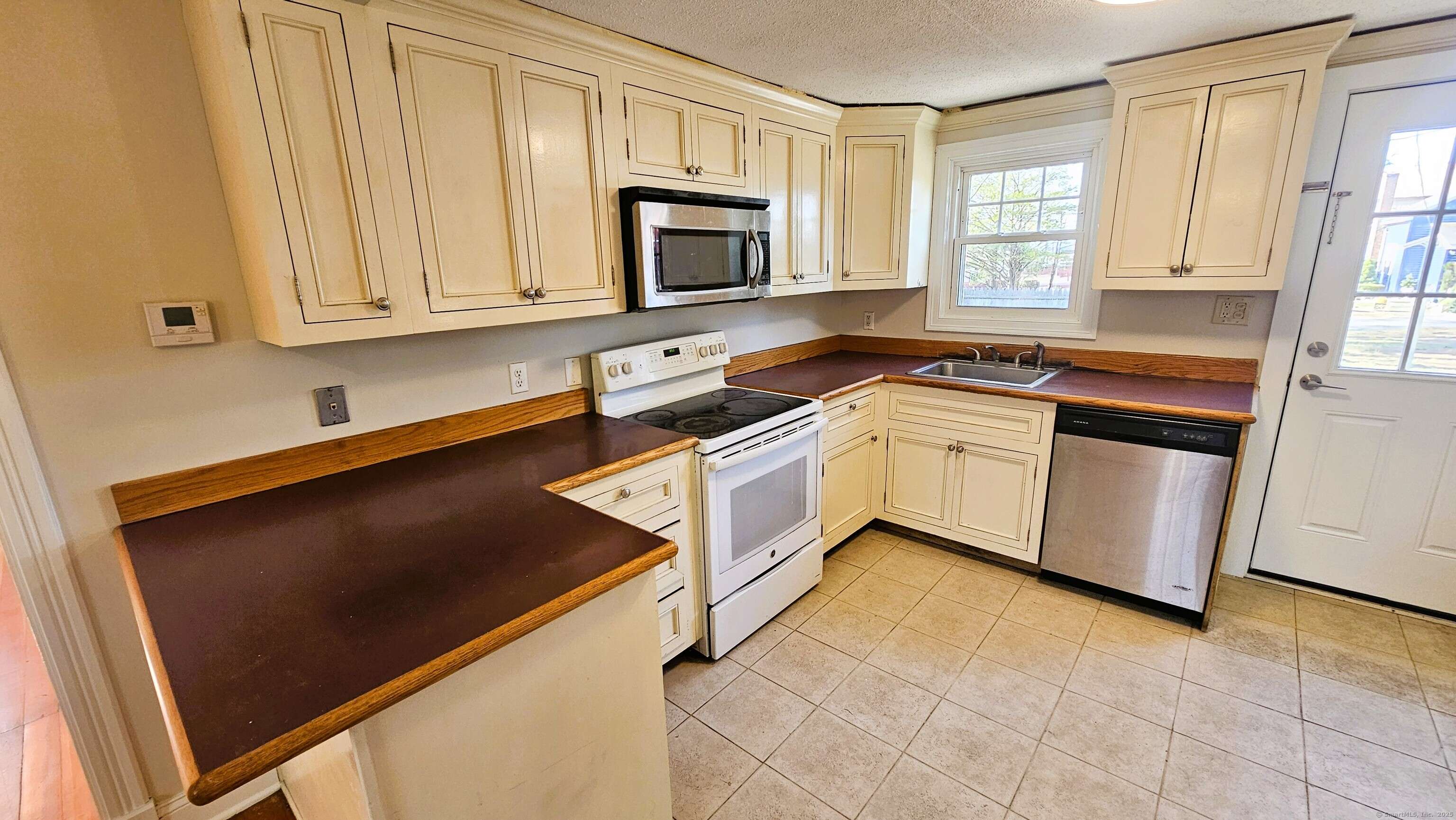 Clinton, CT 06413,35 Meadow Road