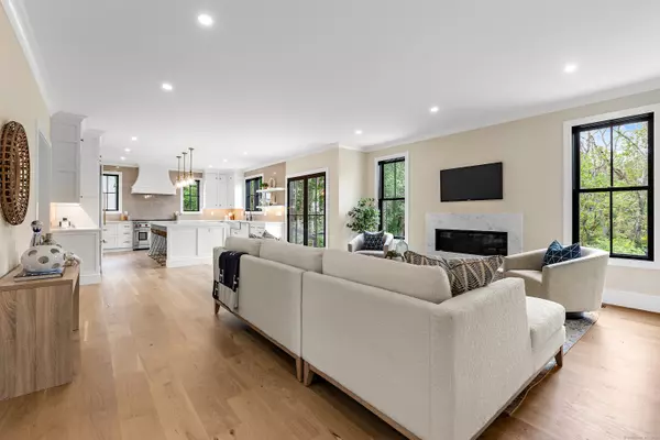 New Canaan, CT 06840,317 Park Street