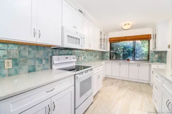 920 Heritage Village #A, Southbury, CT 06488