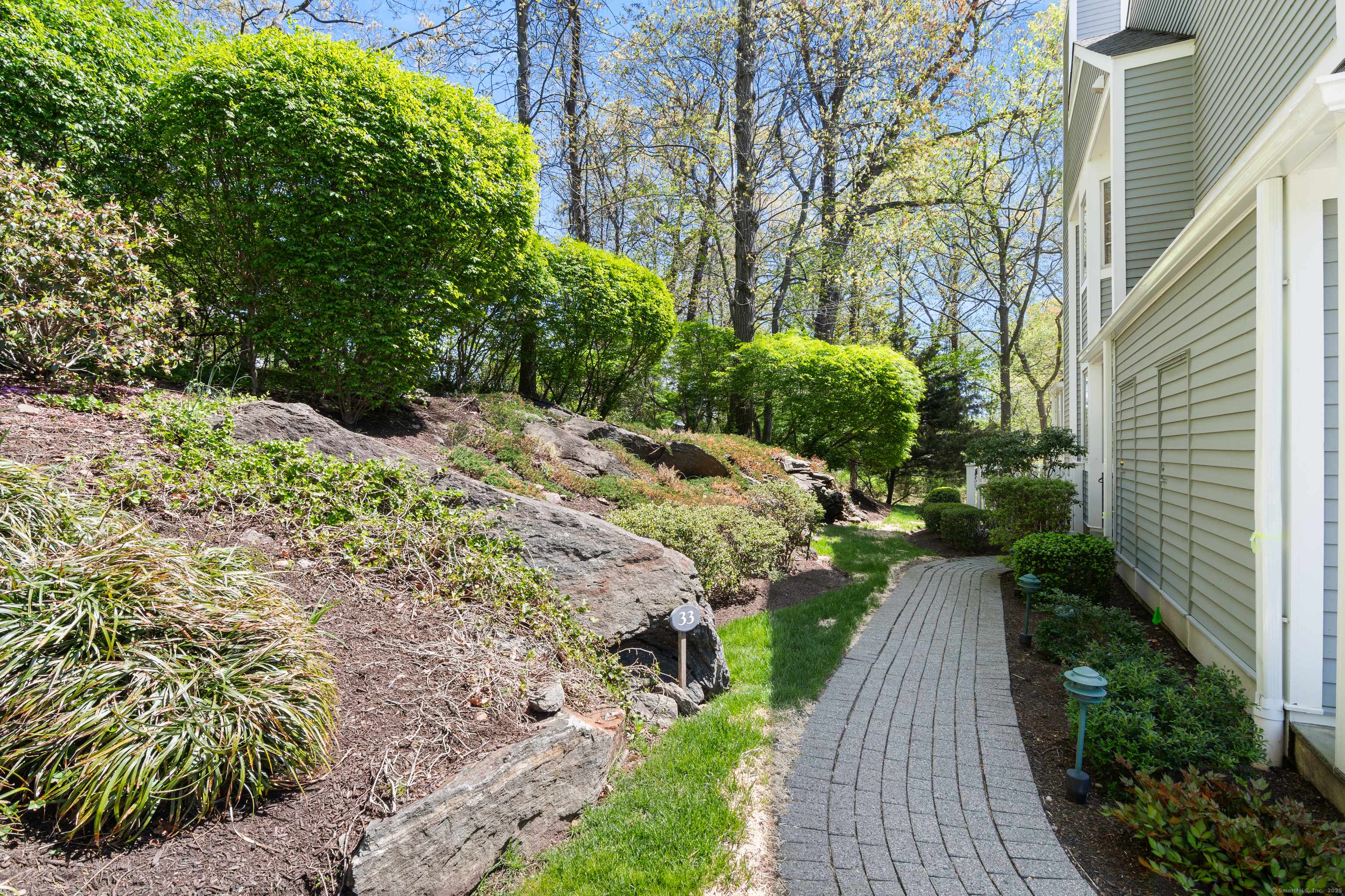 Darien, CT 06820,33 Hale Lane #33