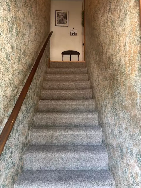 Hamden, CT 06517,2850 State Street