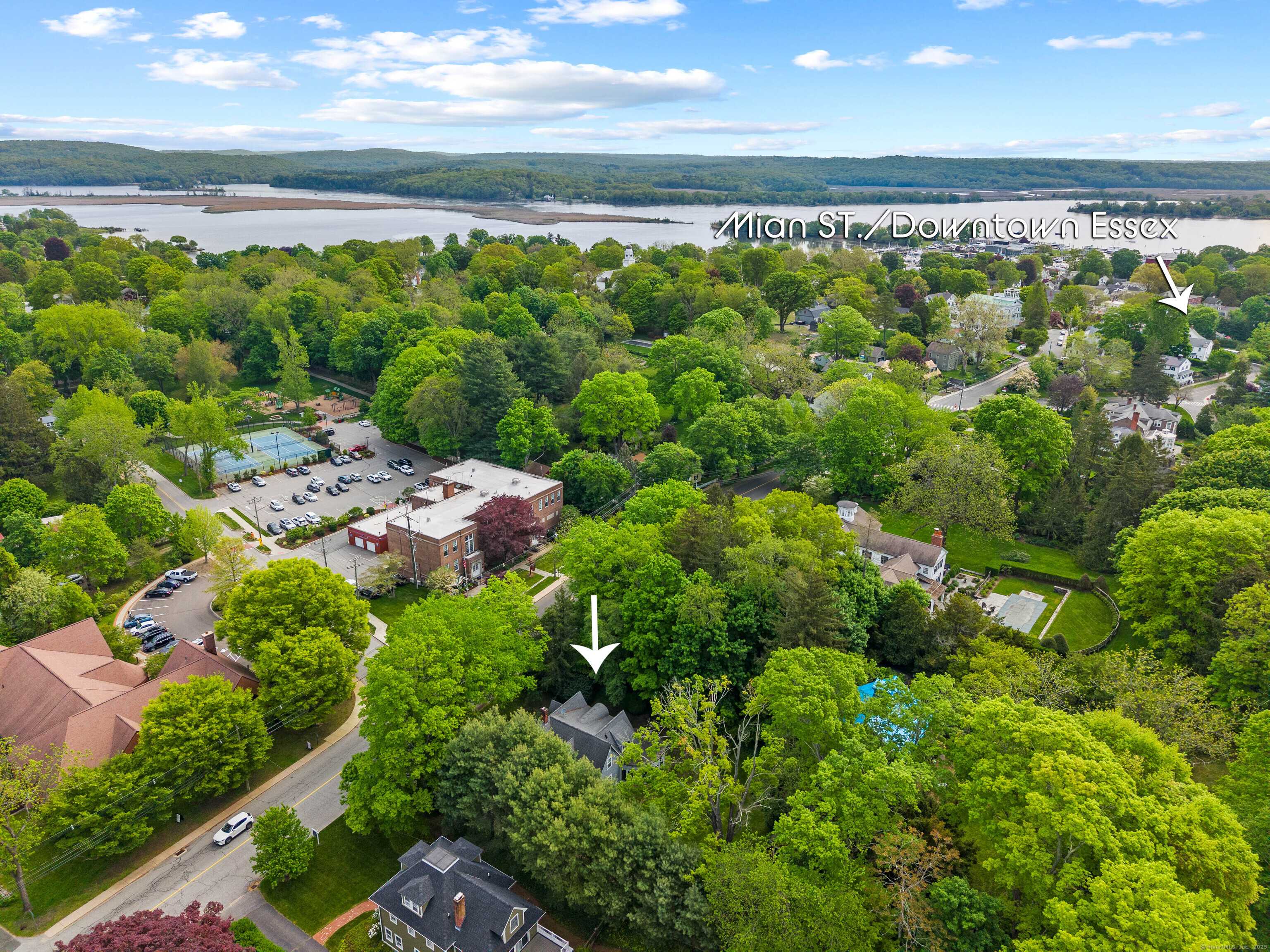 Essex, CT 06426,34 West Avenue