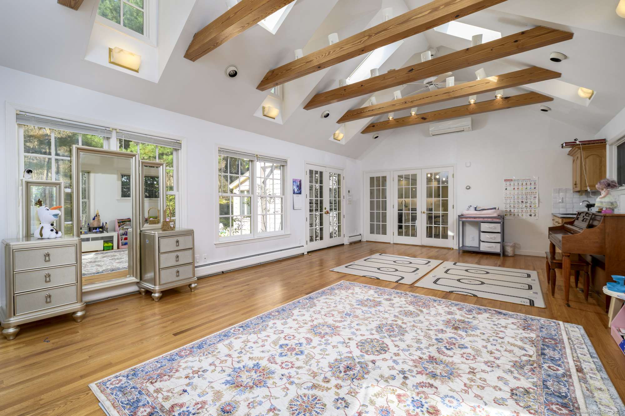 Greenwich, CT 06831,414 Riversville Road