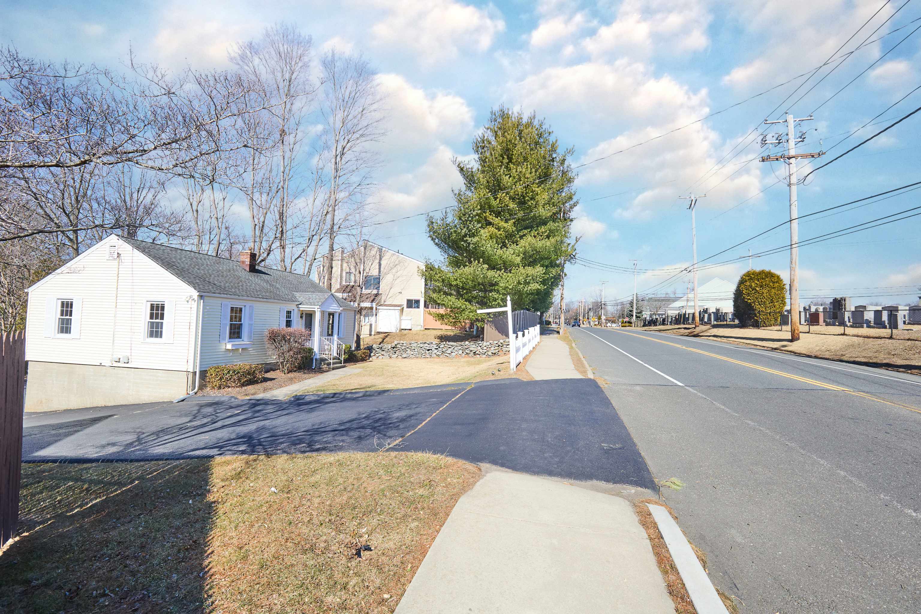 Fairfield, CT 06825,1411 Black Rock Turnpike