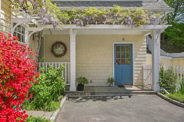 9 Glenwood Drive, Darien, CT 06820