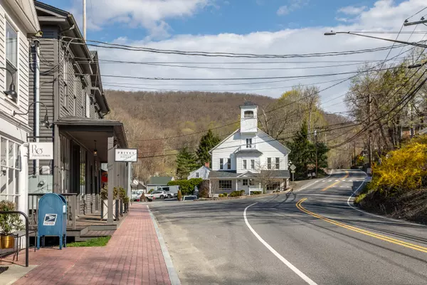 Washington, CT 06777,13 East Shore Road