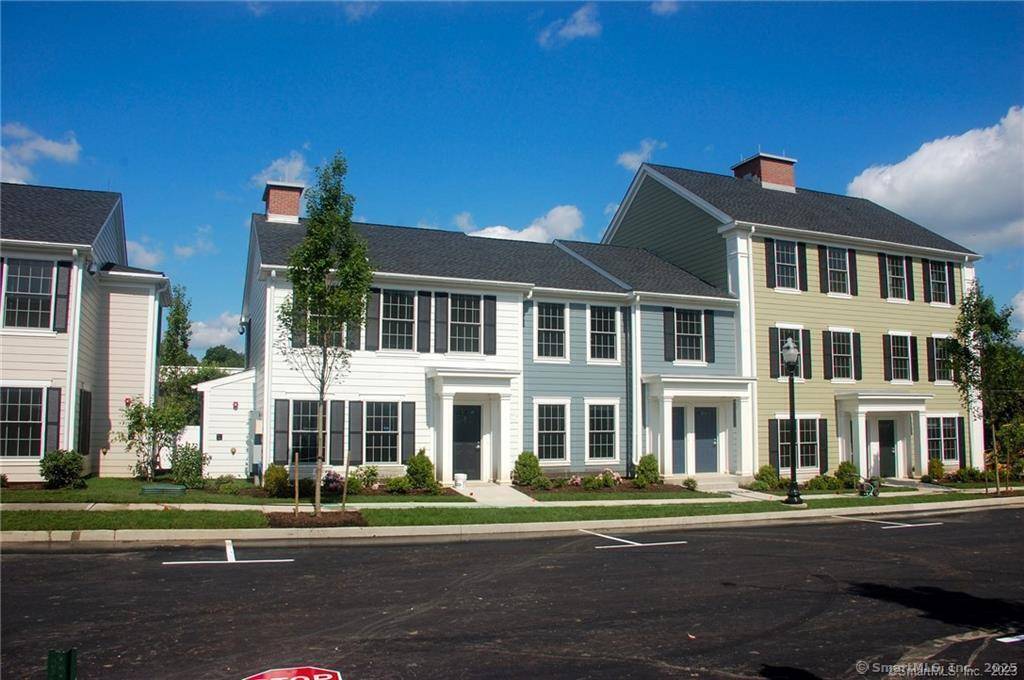 Stamford, CT 06902,4 Westwood Drive #4
