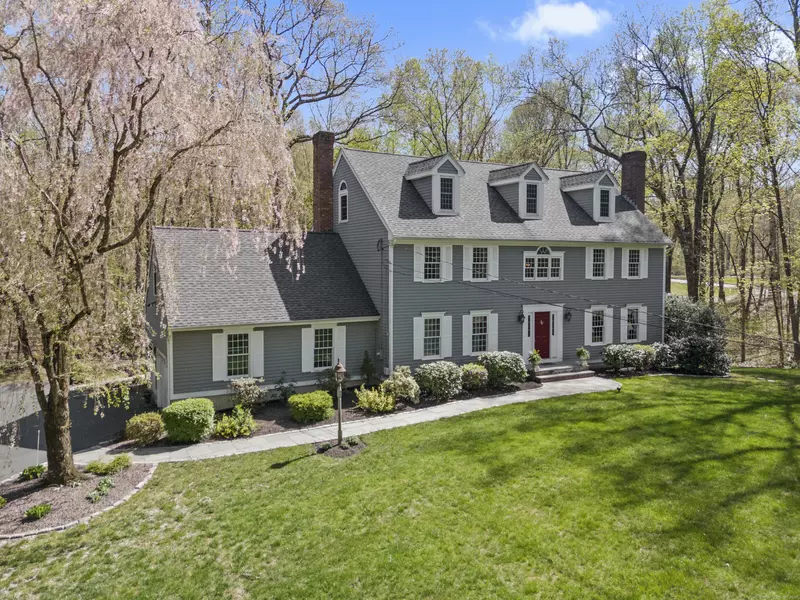 31 Christopher Lane, Guilford, CT 06437