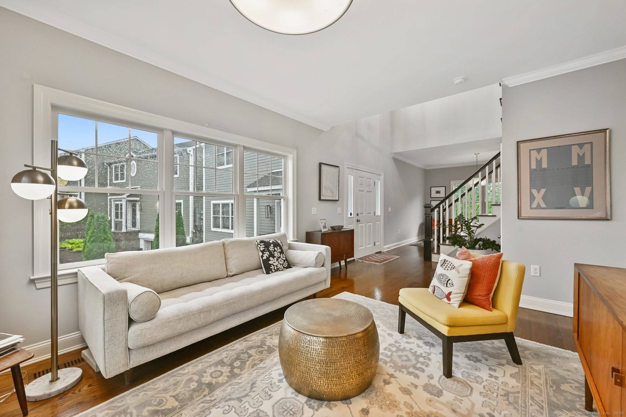 Greenwich, CT 06830,8 View Street #10