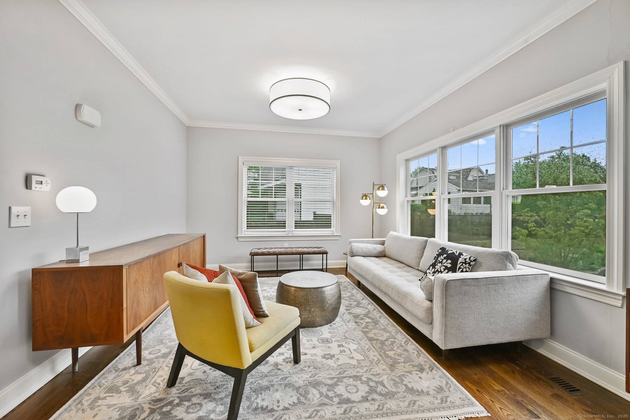 Greenwich, CT 06830,8 View Street #10