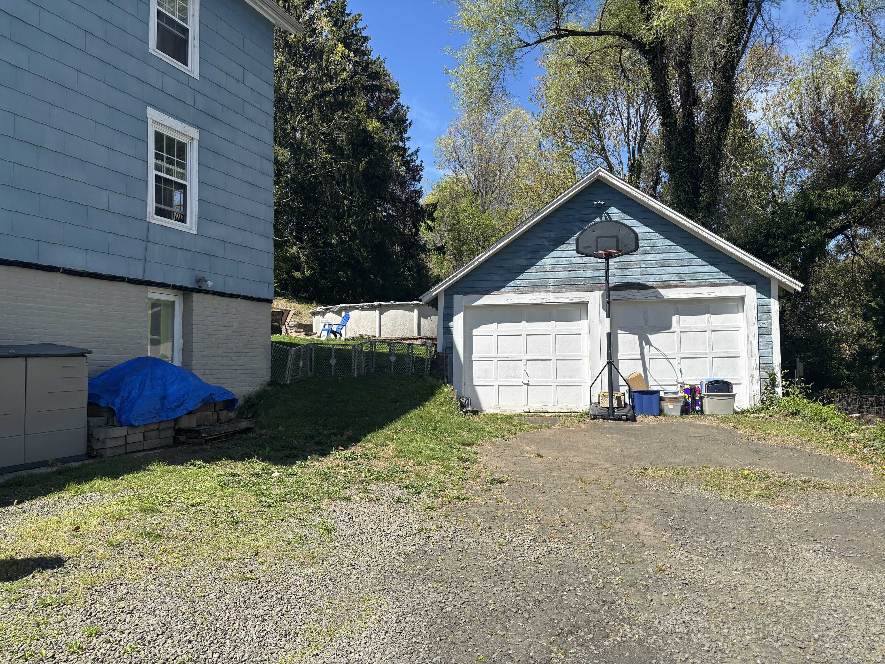 Branford, CT 06405,45 Ivy Street