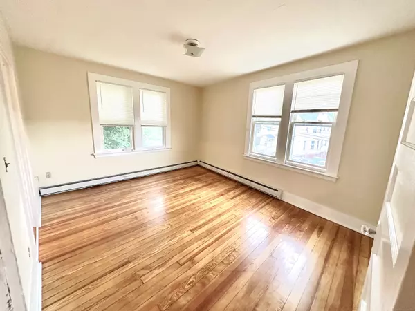 1019 West Main Street #3R, Waterbury, CT 06708