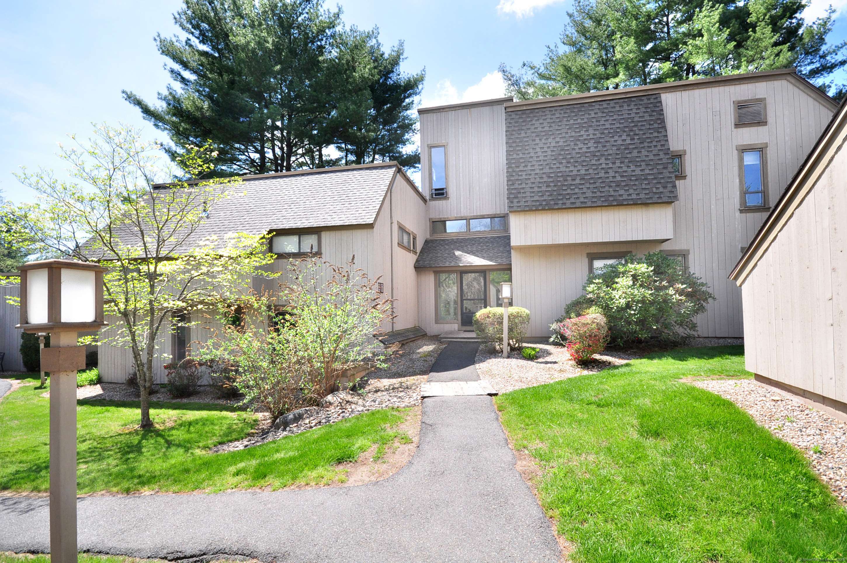 99 Mallard Drive, Farmington, CT 06085