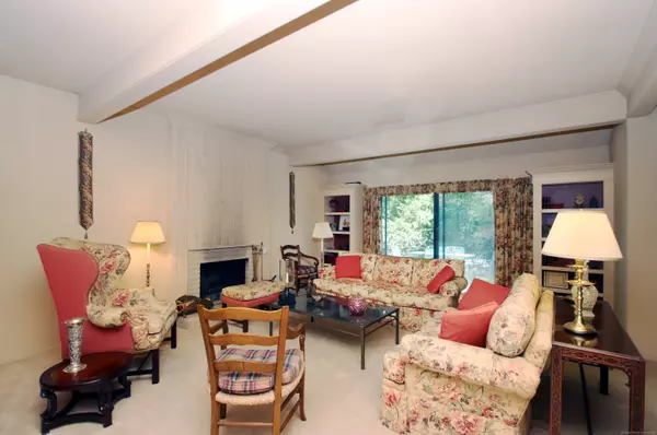 Southbury, CT 06488,701 Heritage Village #B