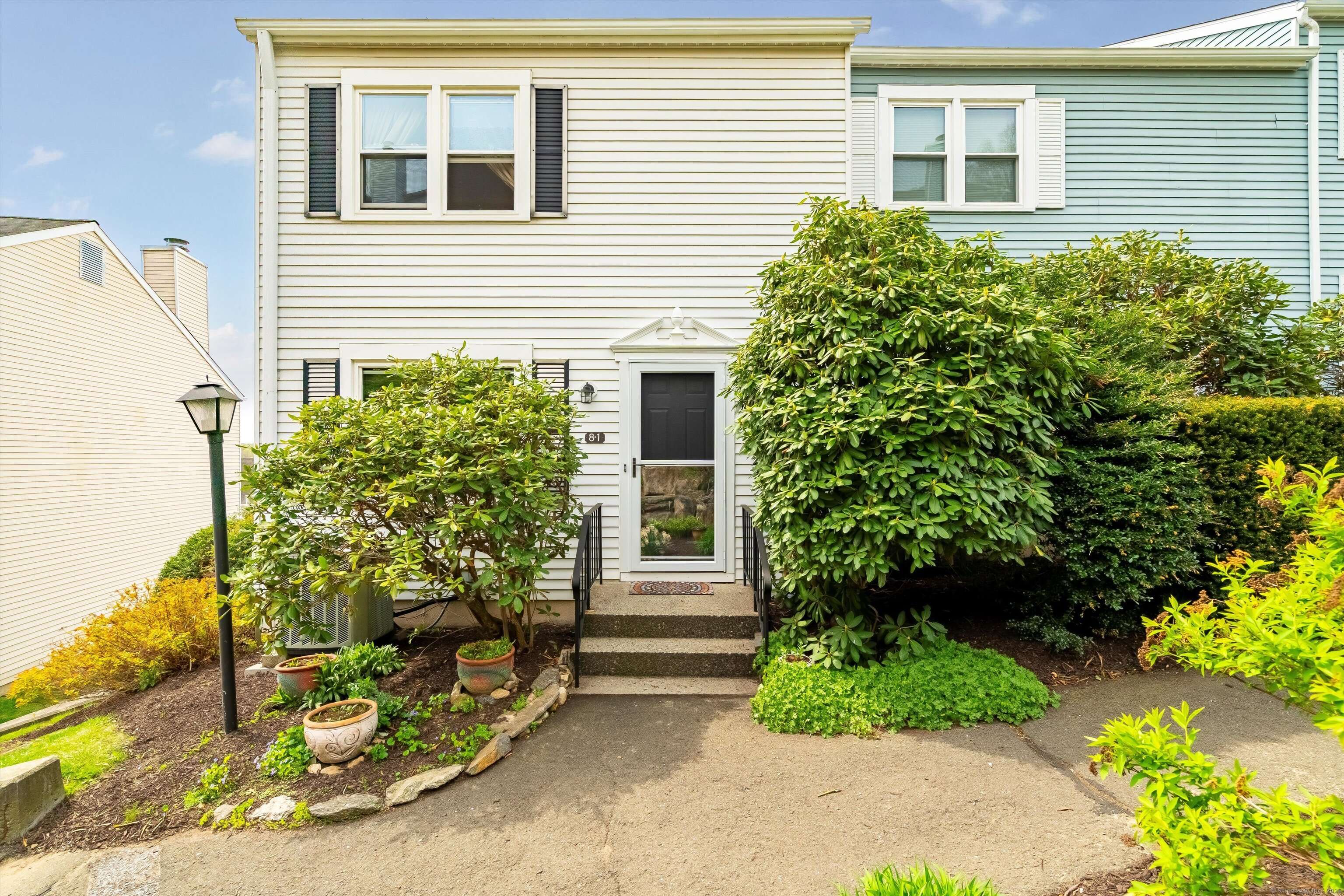 Danbury, CT 06811,55 Mill Plain Road #8-1