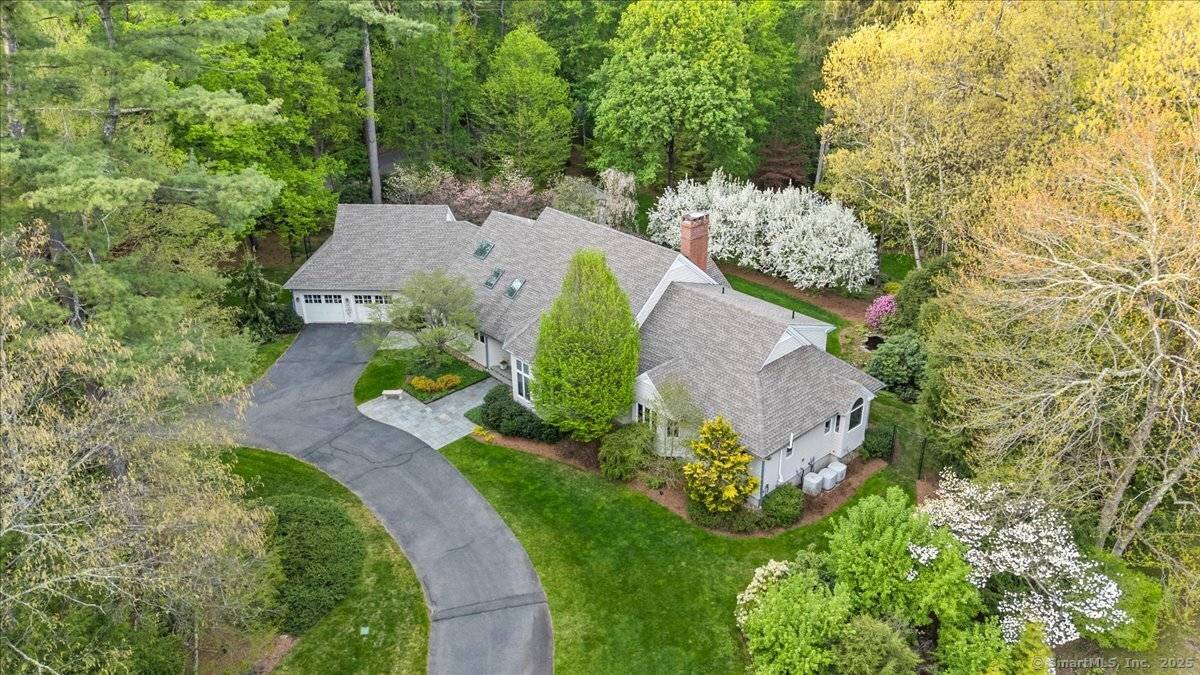 10 White Pine Lane, West Hartford, CT 06107