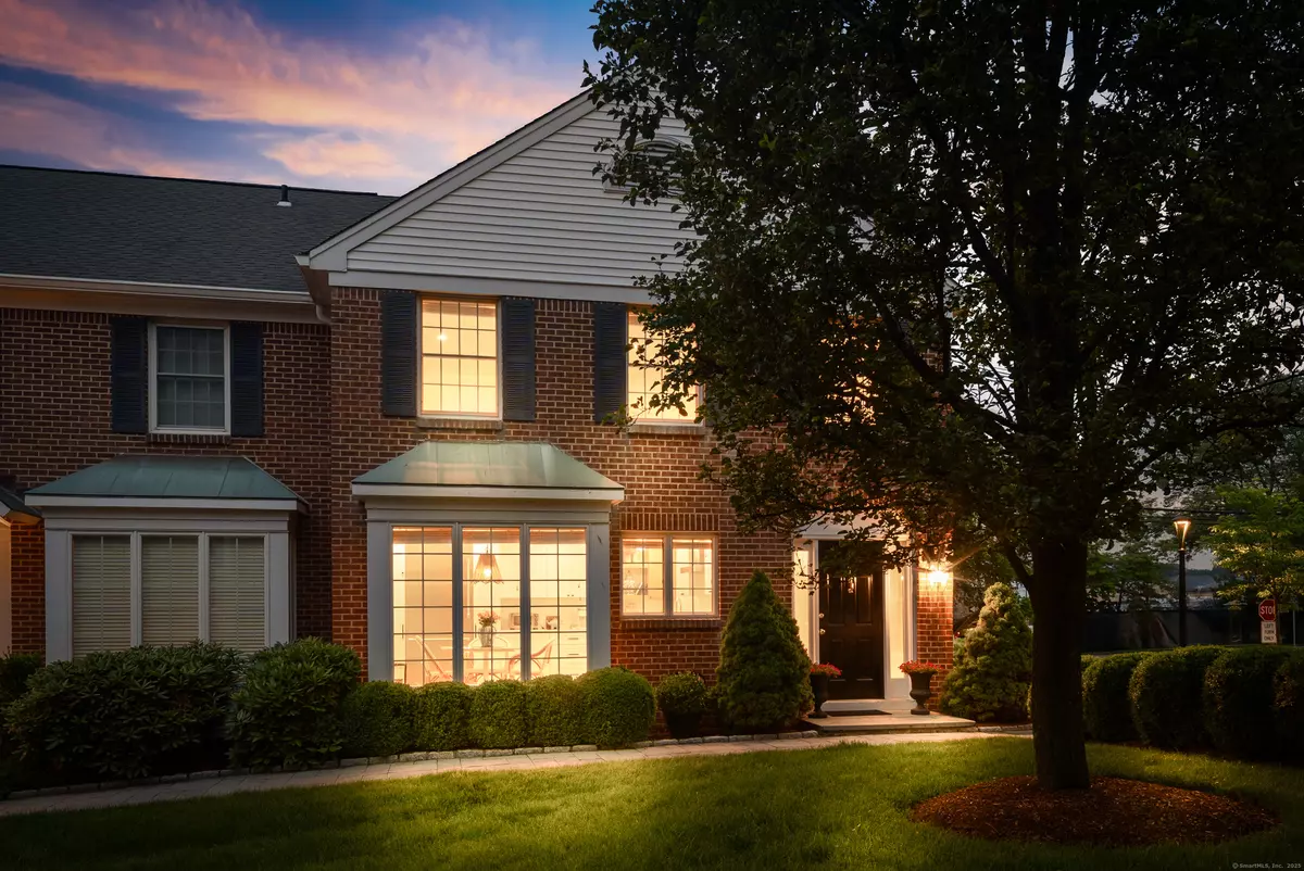 New Canaan, CT 06840,1 Maple Street #1