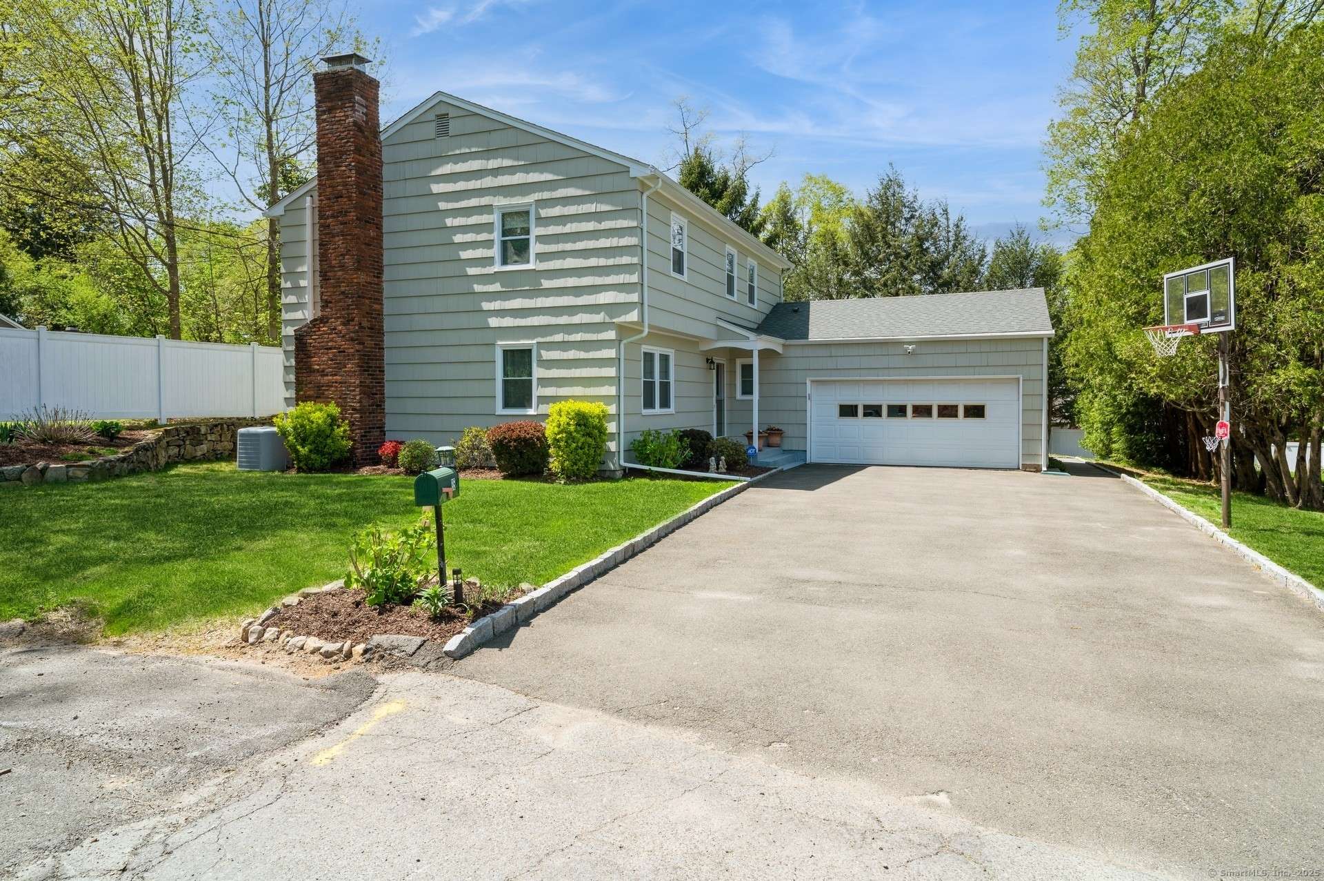 35 Hampton Lane, Stamford, CT 06903