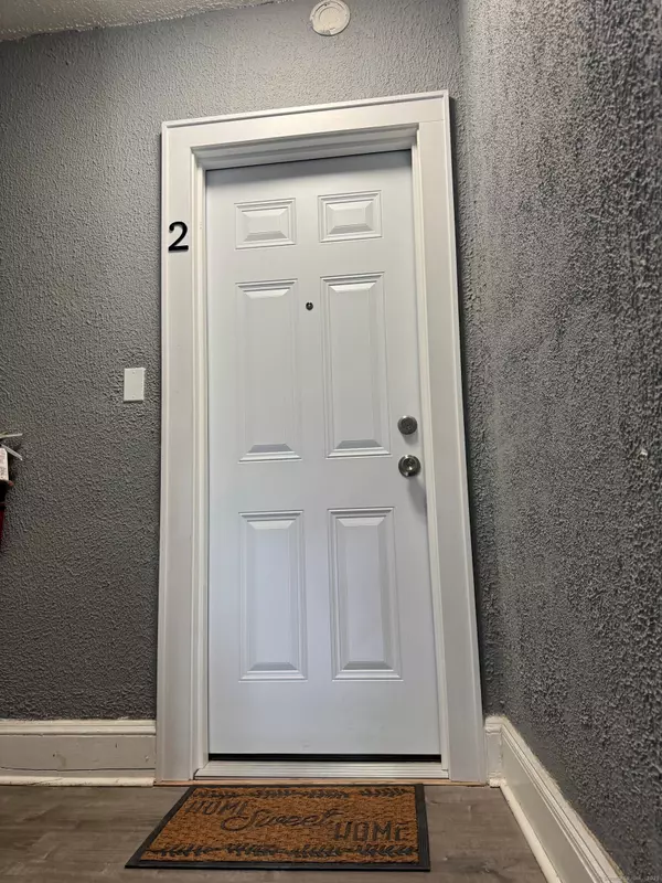 Bridgeport, CT 06605,3142 Fairfield Avenue #2