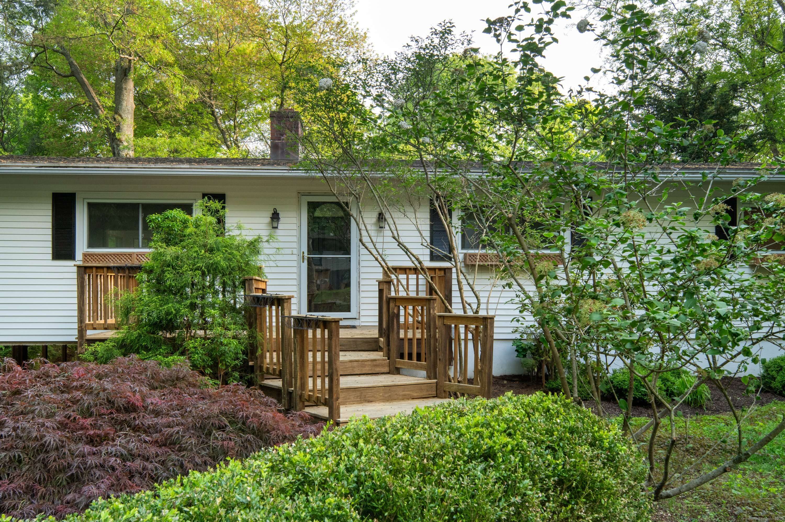 Norwalk, CT 06851,16 Wakerobin Road