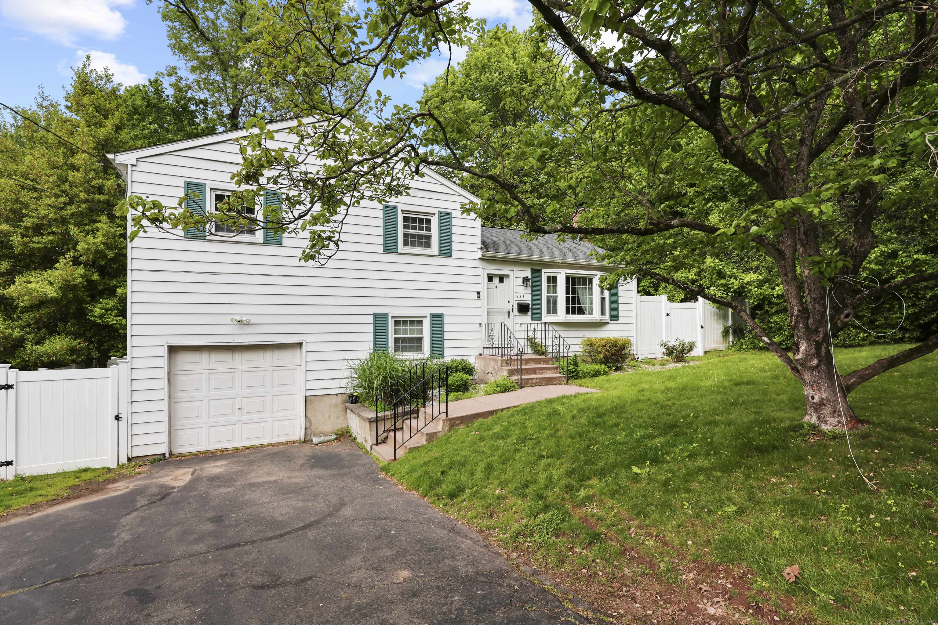 Newington, CT 06111,185 Knollwood Road