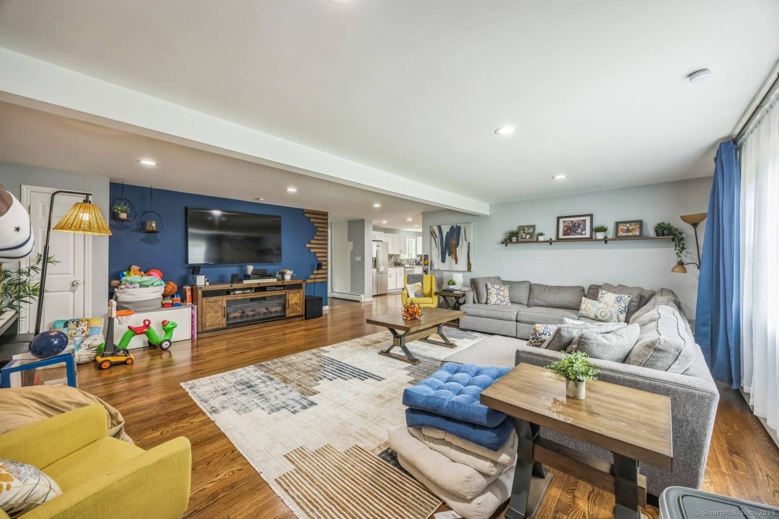 Woodbridge, CT 06525,25 Wedgewood Drive