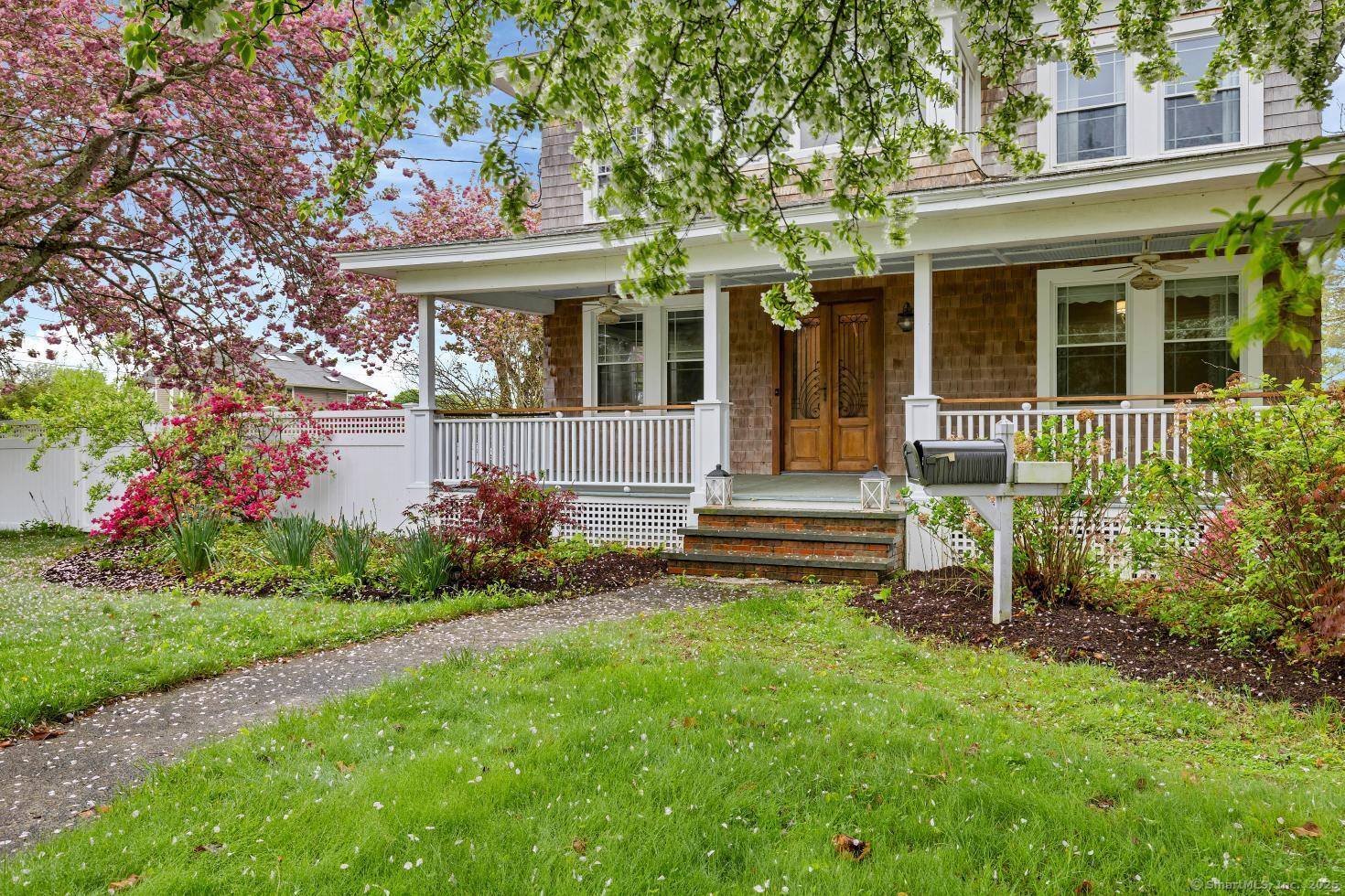 Old Saybrook, CT 06475,26 College Street