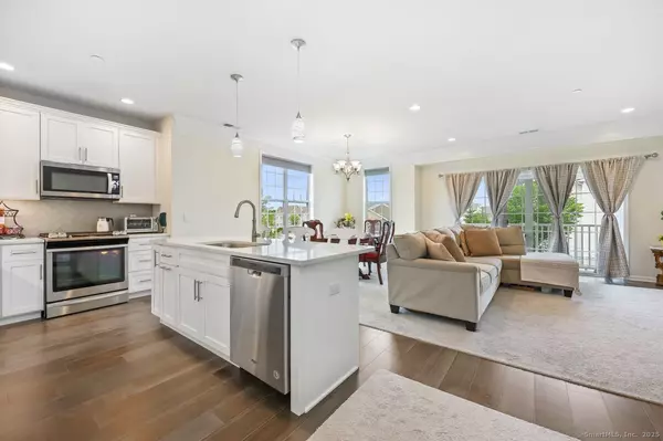 Danbury, CT 06810,1022 Country View Road #1022