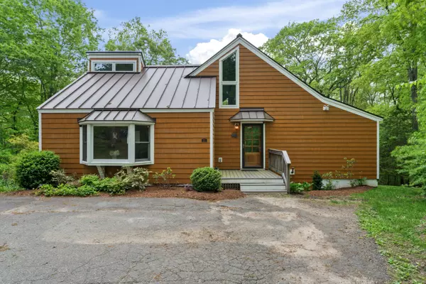 27 Whippoorwill Lane, Bethany, CT 06524