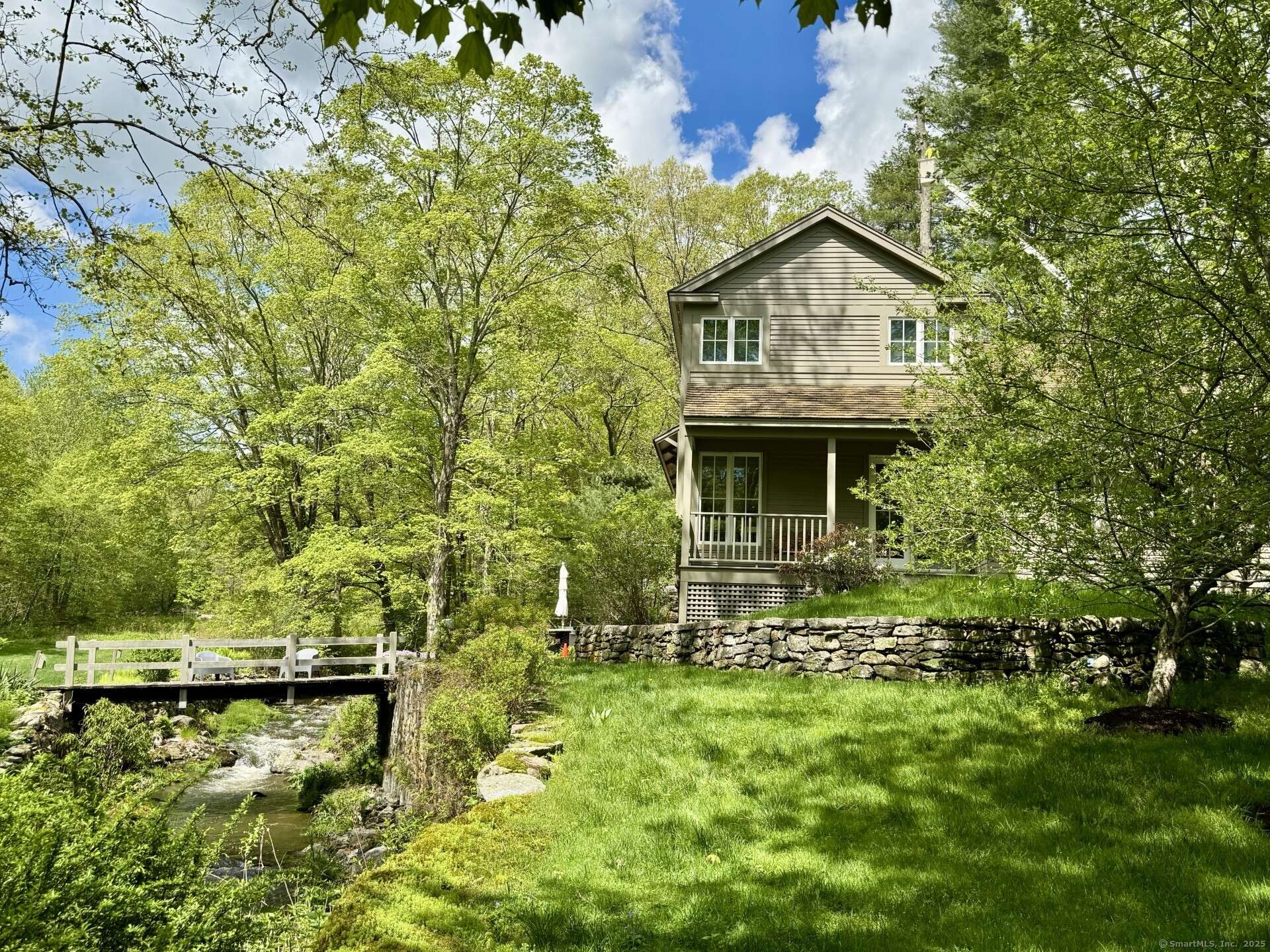 39 Painter Hill Road, Woodbury, CT 06798
