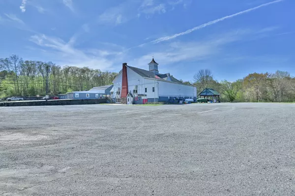 Thompson, CT 06255,1017 Riverside Drive