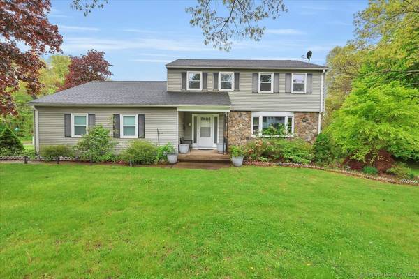 6 Hamilton Drive, Manchester, CT 06042