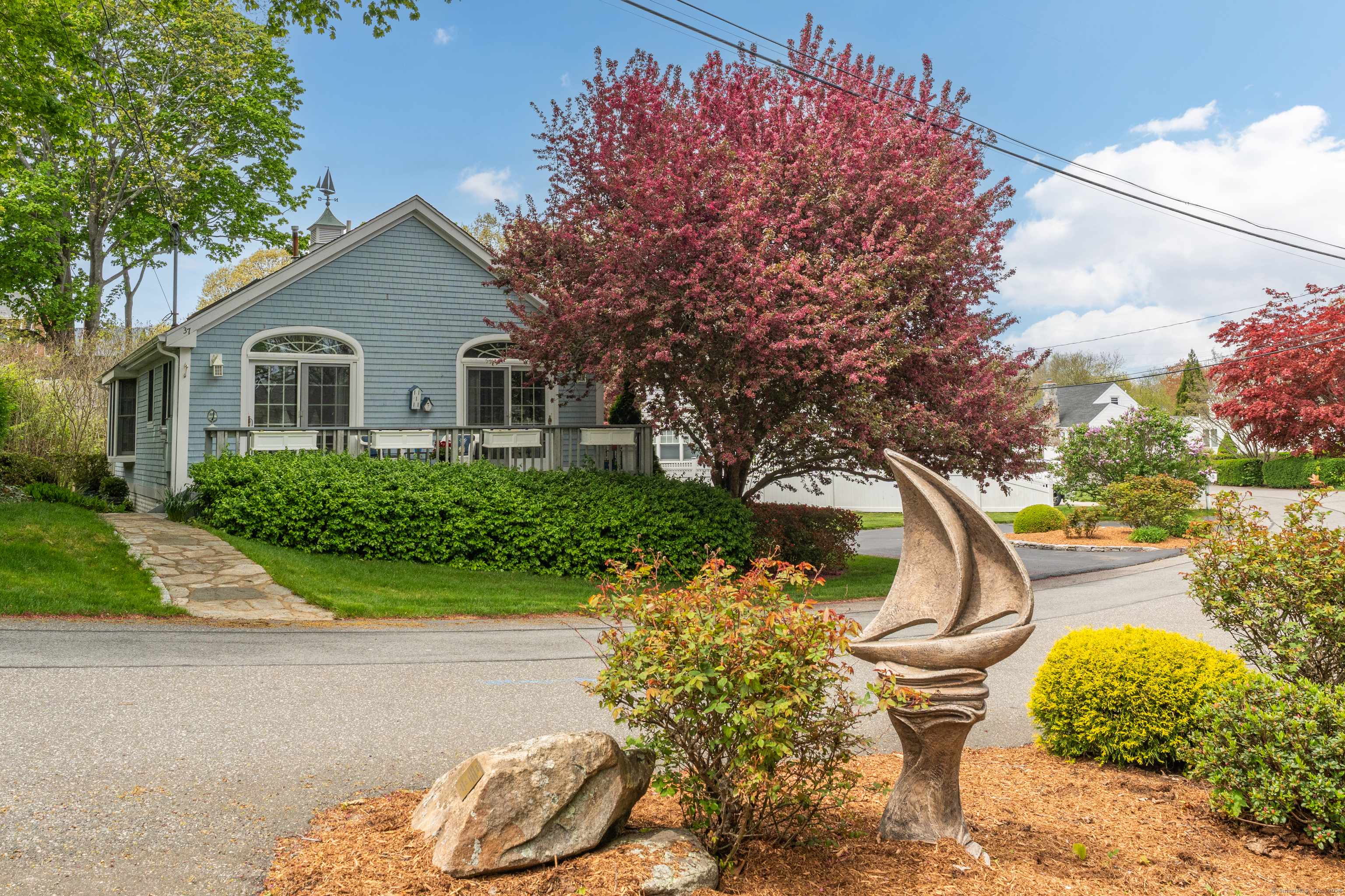 37 Menunketesuck Road, Westbrook, CT 06498