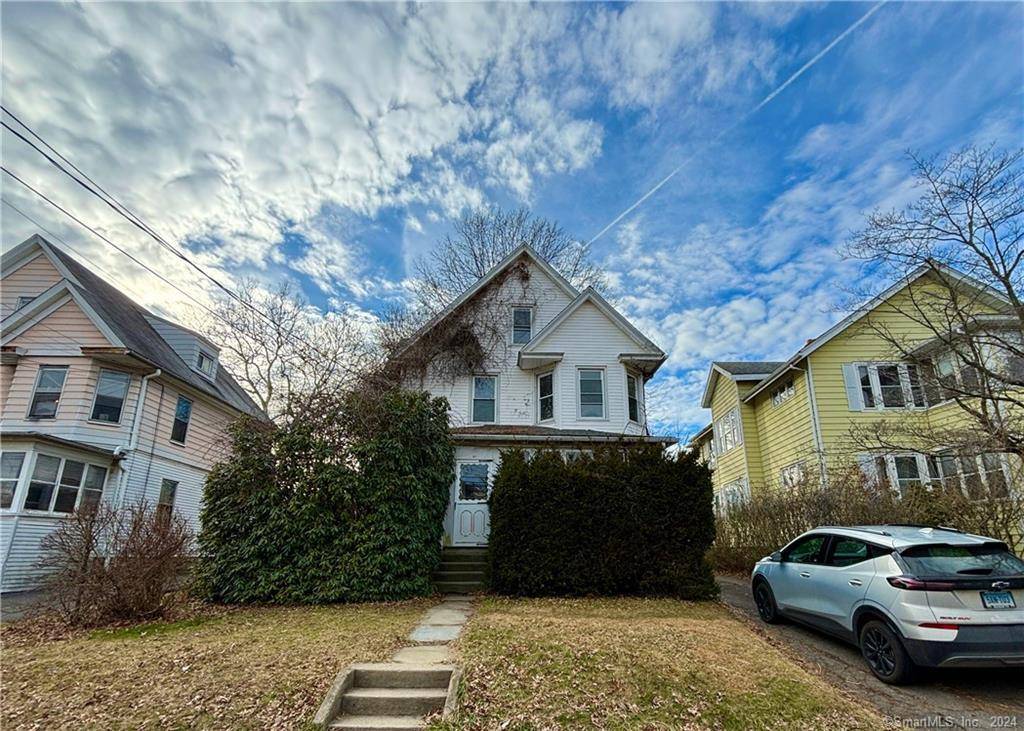 63 Oakwood Avenue, West Hartford, CT 06119