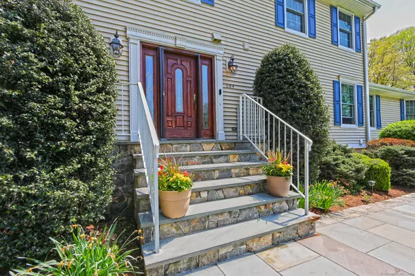 Orange, CT 06477,684 Aspen Lane