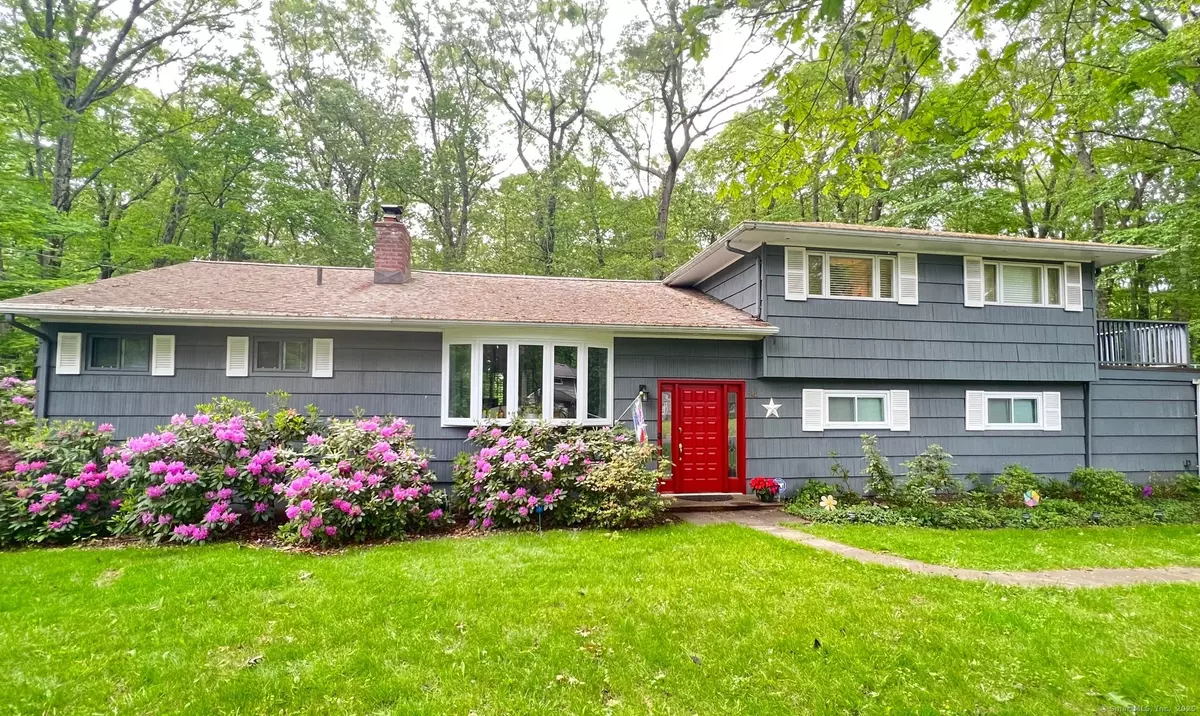 Norwalk, CT 06851,14 Live Oak Road