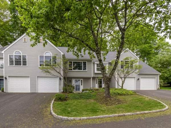 Ridgefield, CT 06877,120 Prospect Street #APT 2