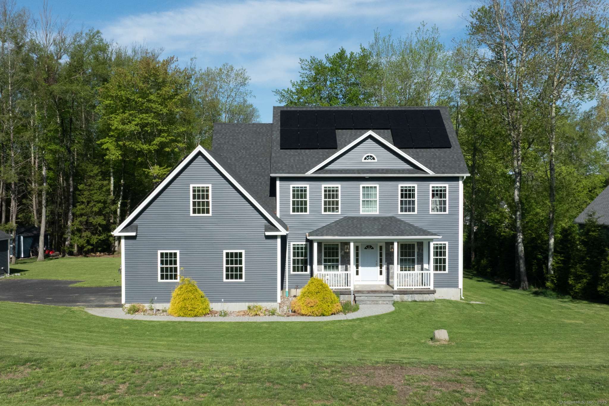 32 Salmon Run, East Hampton, CT 06424