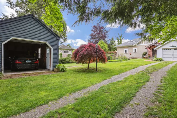 East Lyme, CT 06357,9 Columbus Avenue