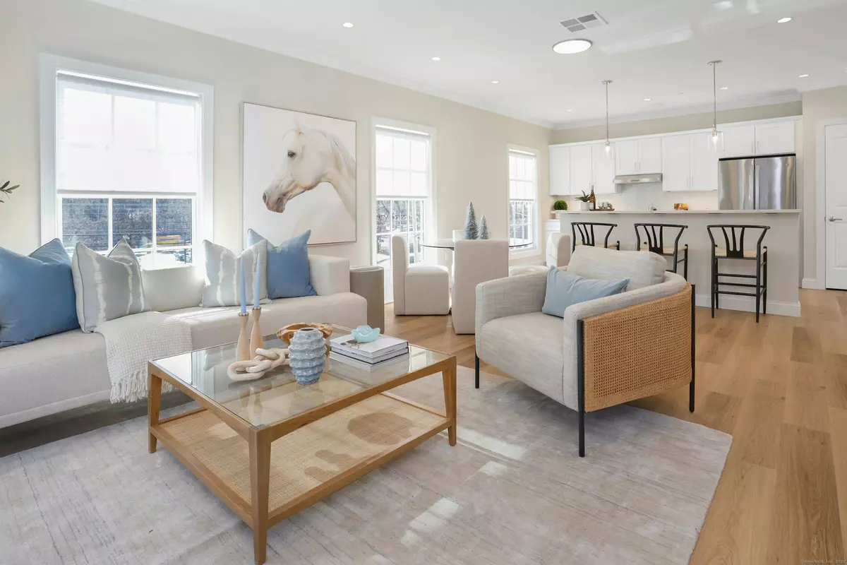 Darien, CT 06820,340 Heights Road #322