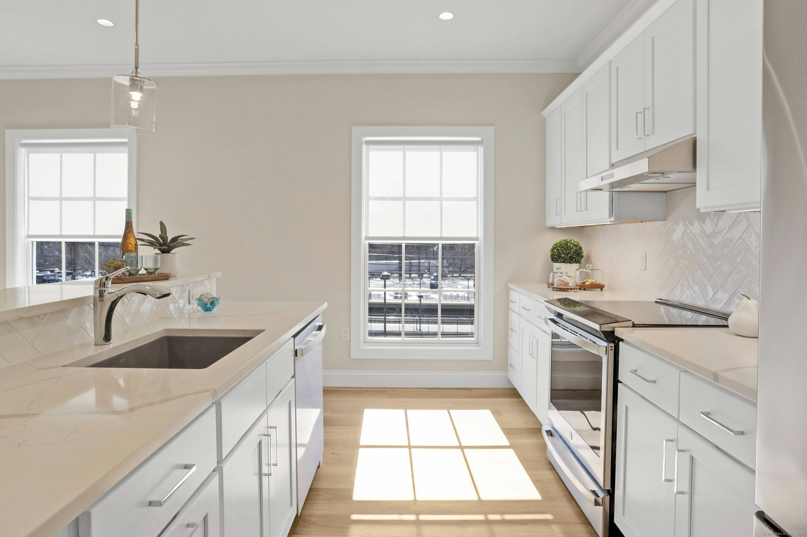 Darien, CT 06820,340 Heights Road #322
