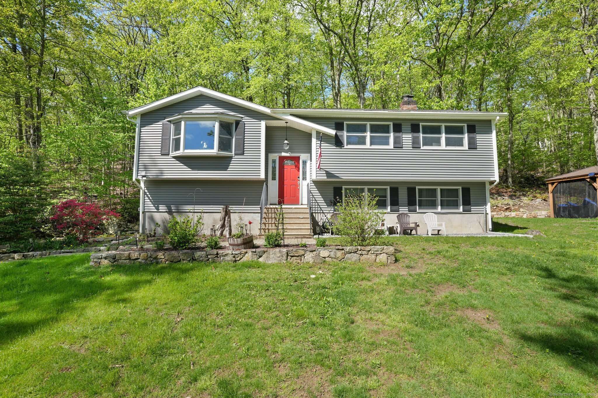 25 Fleetwood Drive, New Fairfield, CT 06812