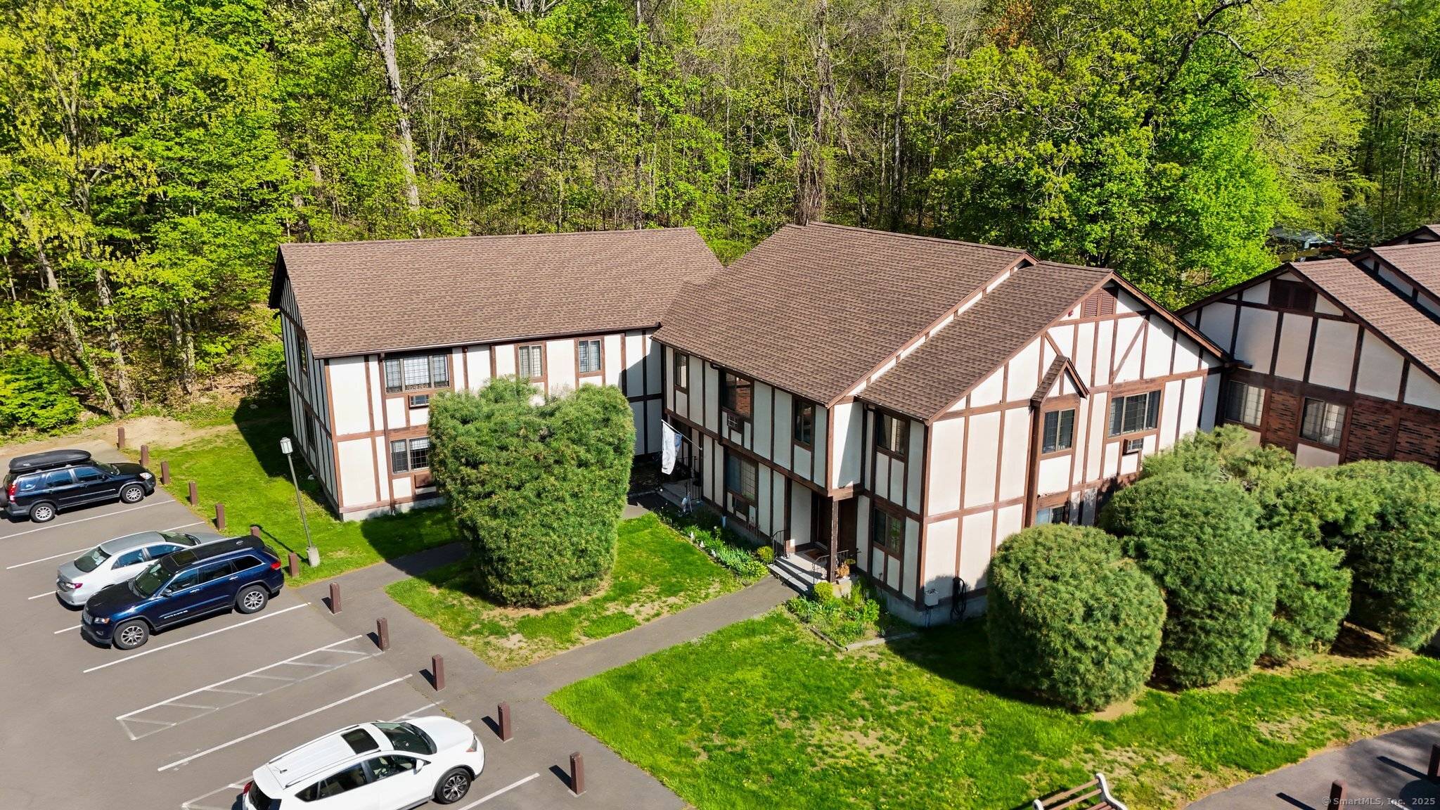 413 Swanson Crescent #413, Milford, CT 06461