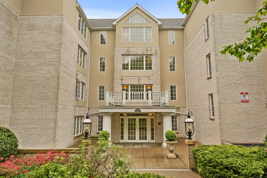 2 Homestead Lane #410, Greenwich, CT 06831