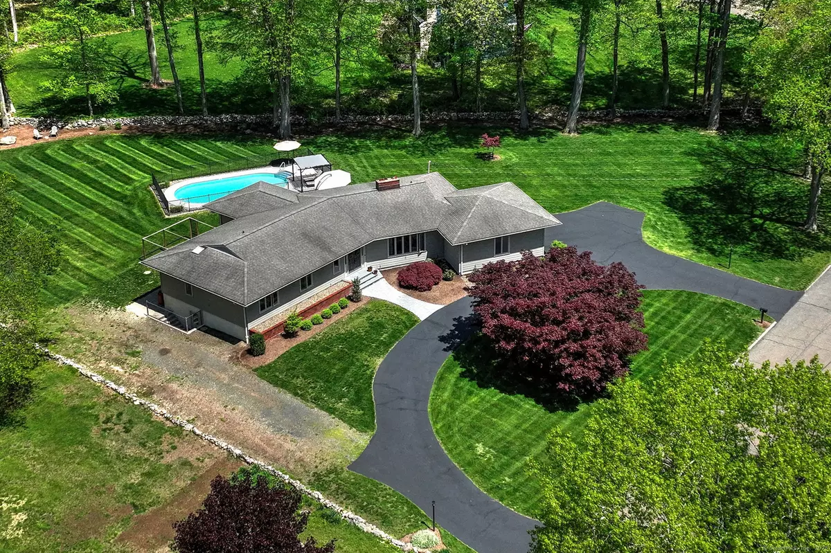 Trumbull, CT 06611,52 Deepdene Road