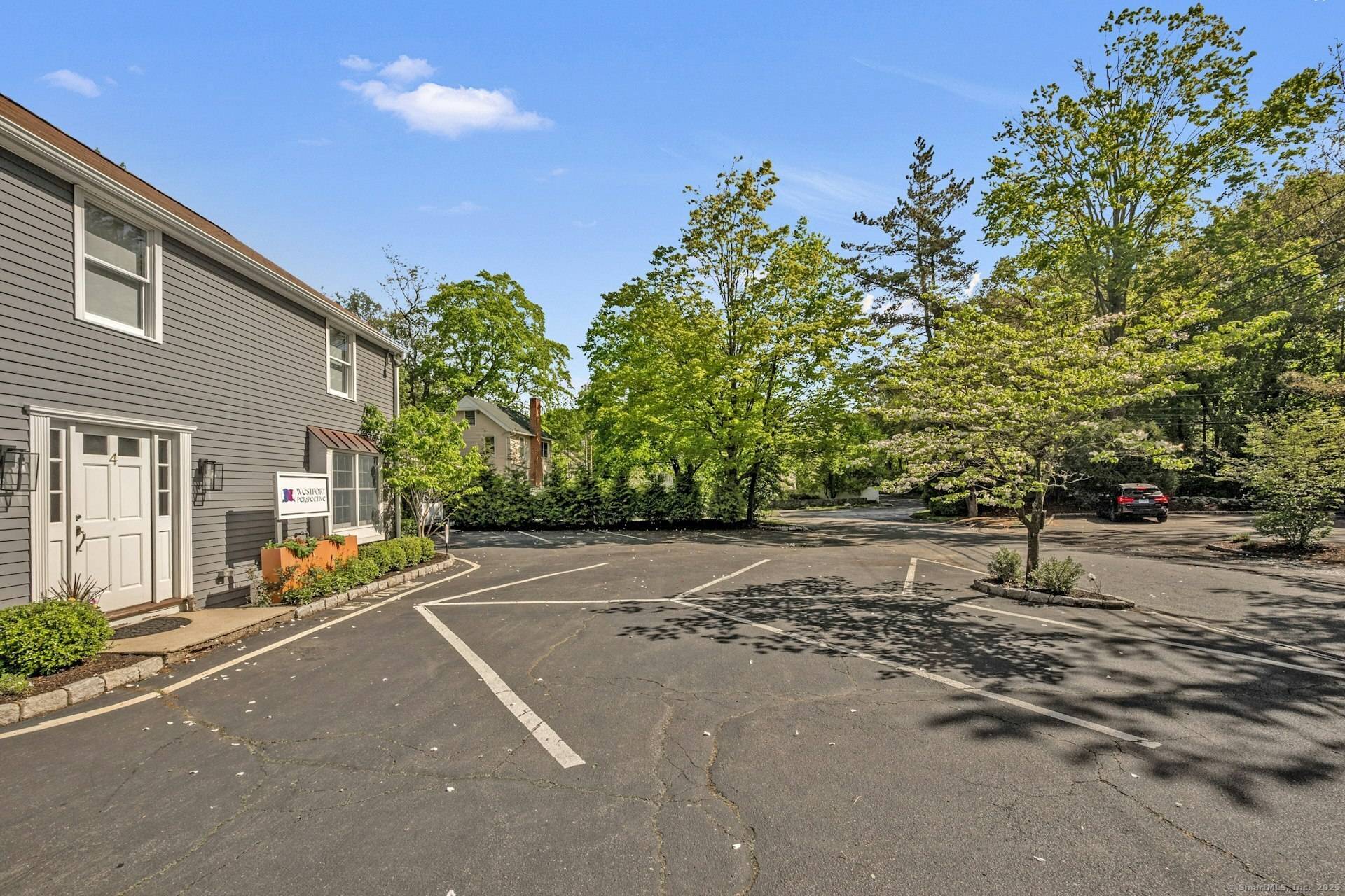 Westport, CT 06880,4 Whitney Street Extension